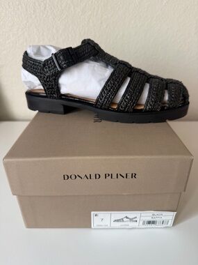 Donald Pliner Black Woven Fisherman Sandals size 7 new